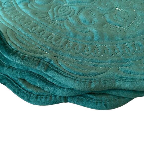 Tahari Medallion Christmas Green Velvet Velour Placemat Set Round 16" Luxury NEW - Picture 12 of 15